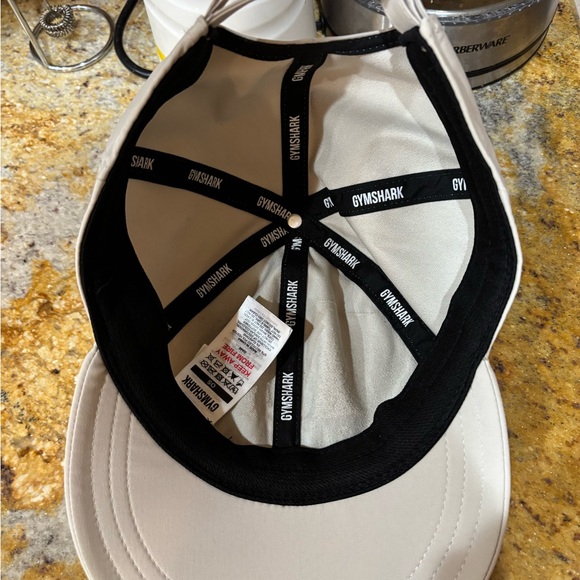 Gymshark White hat - Picture 3 of 4